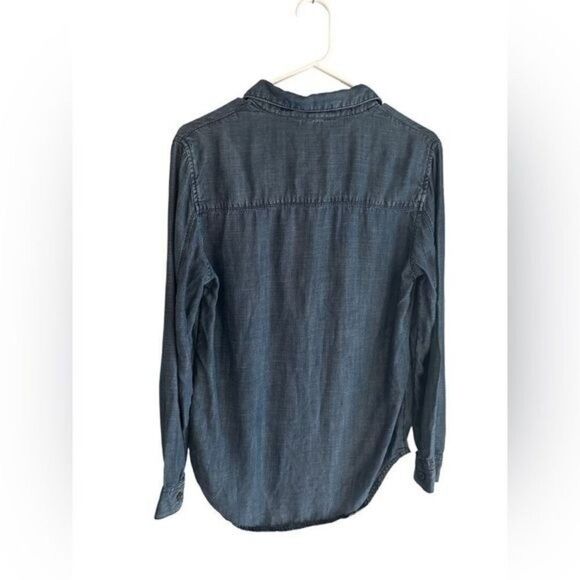 Banana Republic long sleeve button down size small top EUC - Picture 2 of 3